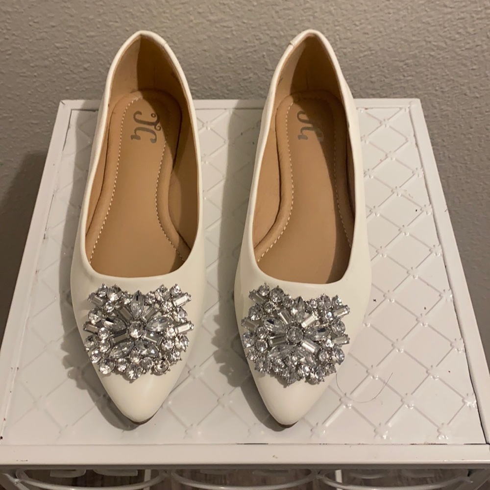 Journee Collection Renzo Flat